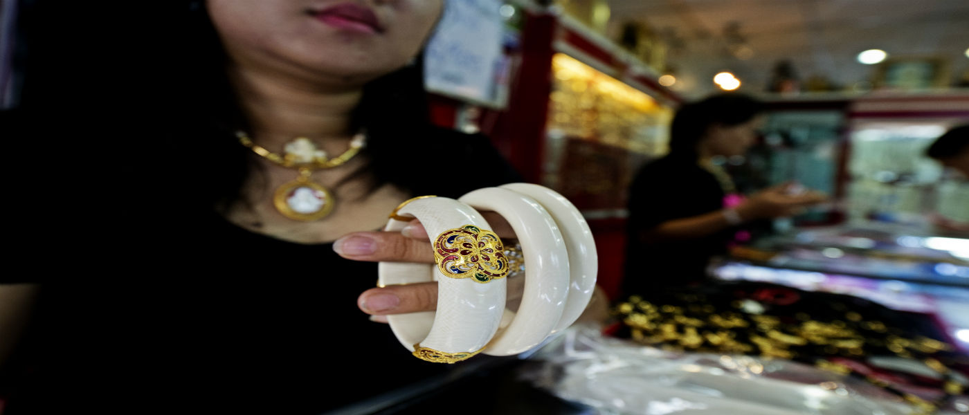 Ivory bracelets on sale in Thailand © WWF / James Morgan