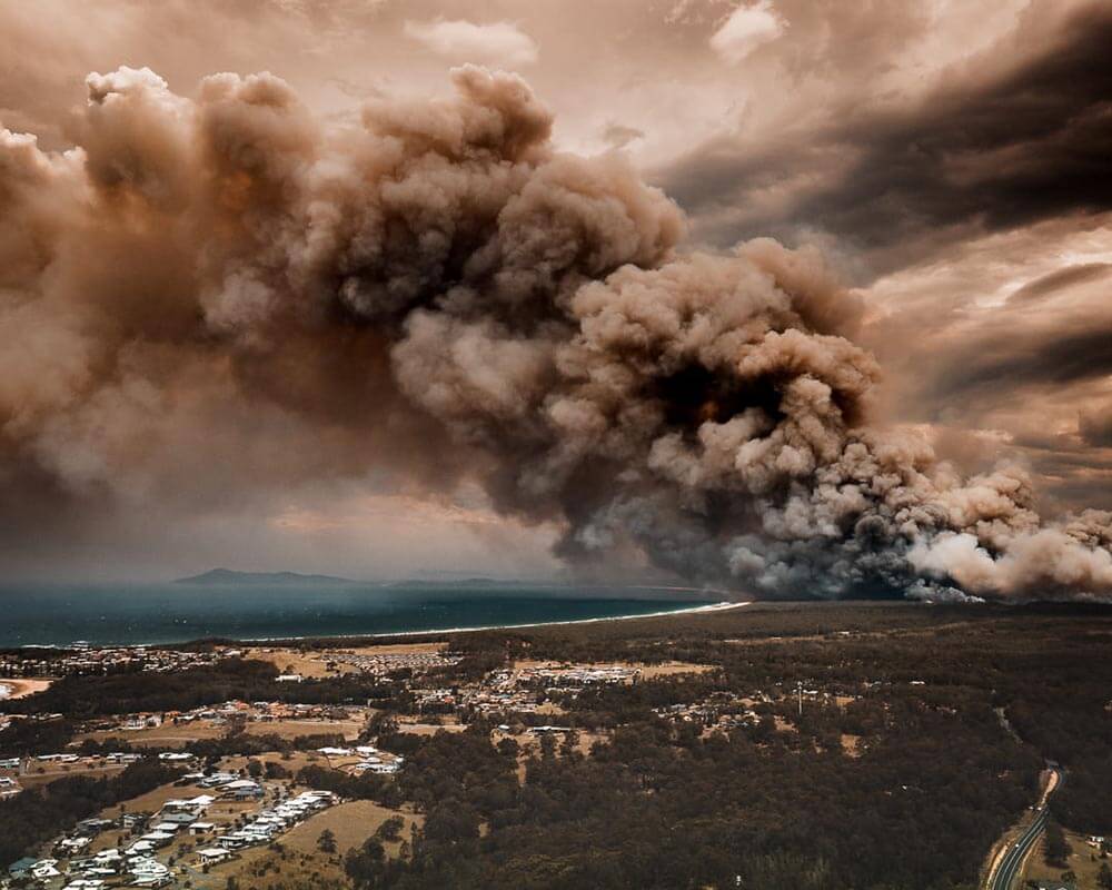 Bushfire at Hallidays Point in NSW © Martin Von Stoll 